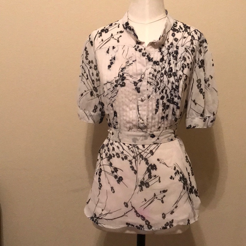 🧚🏼‍♀️Apt 9 off white blouse